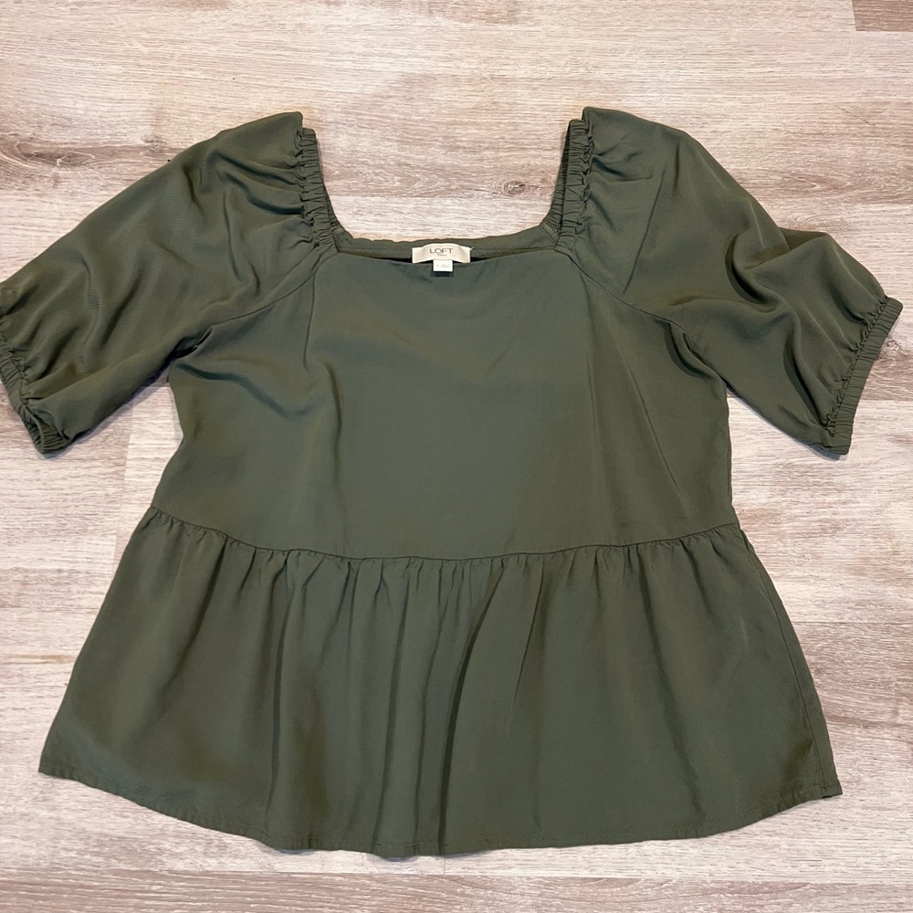 ⭐️ BOGO ⭐️ Loft Outlet Short Sleeve Blouse, Small